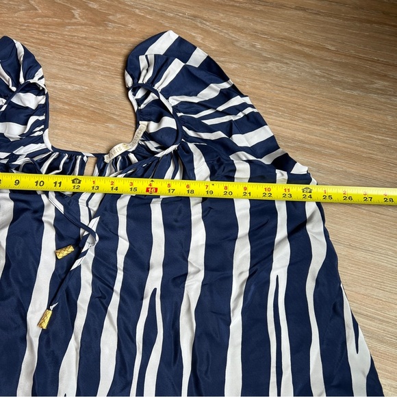 Marie Oliver Silky Patterned Tie-Neck Top – Size Small blue navy - Picture 5 of 7